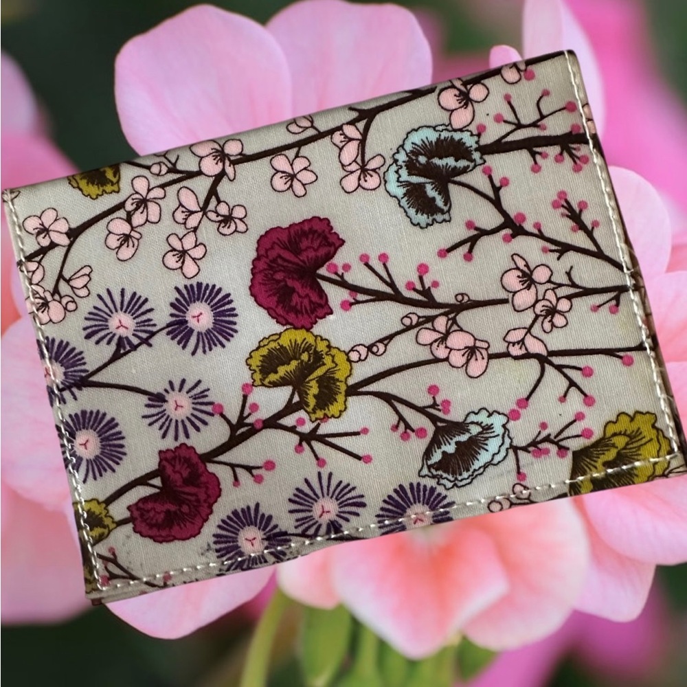 Habitat Floral Passport Case